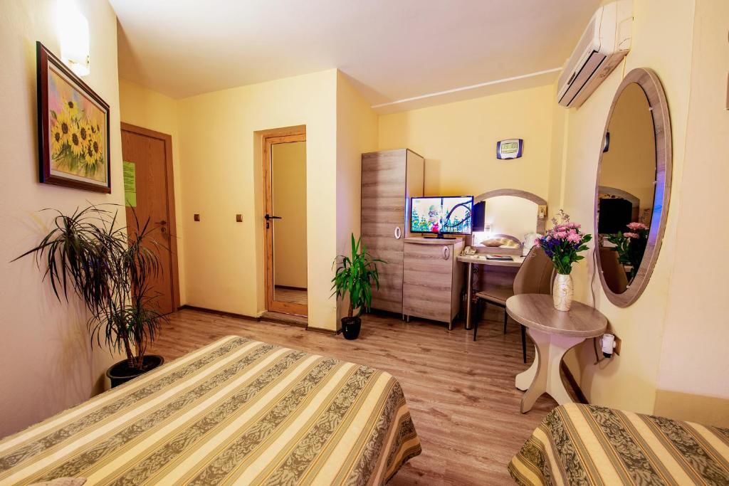 Отель Hotel Color Варна-56
