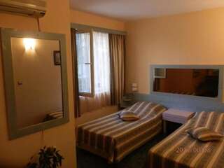Отель Hotel Color Варна Двухместный номер с 1 кроватью или 2 отдельными кроватями-95