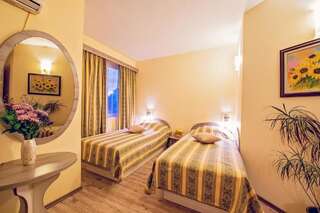 Отель Hotel Color Варна Двухместный номер с 1 кроватью или 2 отдельными кроватями-6