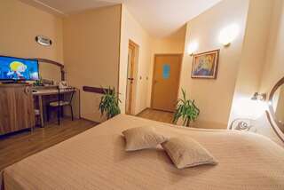Отель Hotel Color Варна Двухместный номер с 1 кроватью или 2 отдельными кроватями-7