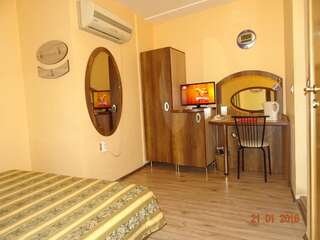 Отель Hotel Color Варна Двухместный номер с 1 кроватью или 2 отдельными кроватями-10