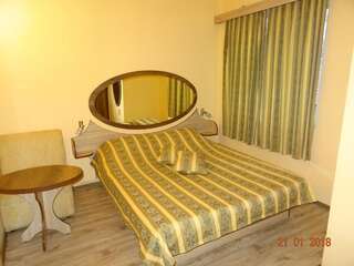 Отель Hotel Color Варна Двухместный номер с 1 кроватью или 2 отдельными кроватями-19