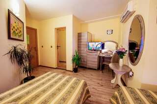 Отель Hotel Color Варна Двухместный номер с 1 кроватью или 2 отдельными кроватями-27