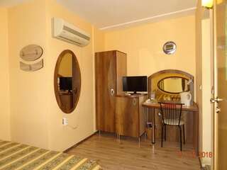 Отель Hotel Color Варна Двухместный номер с 1 кроватью или 2 отдельными кроватями-46